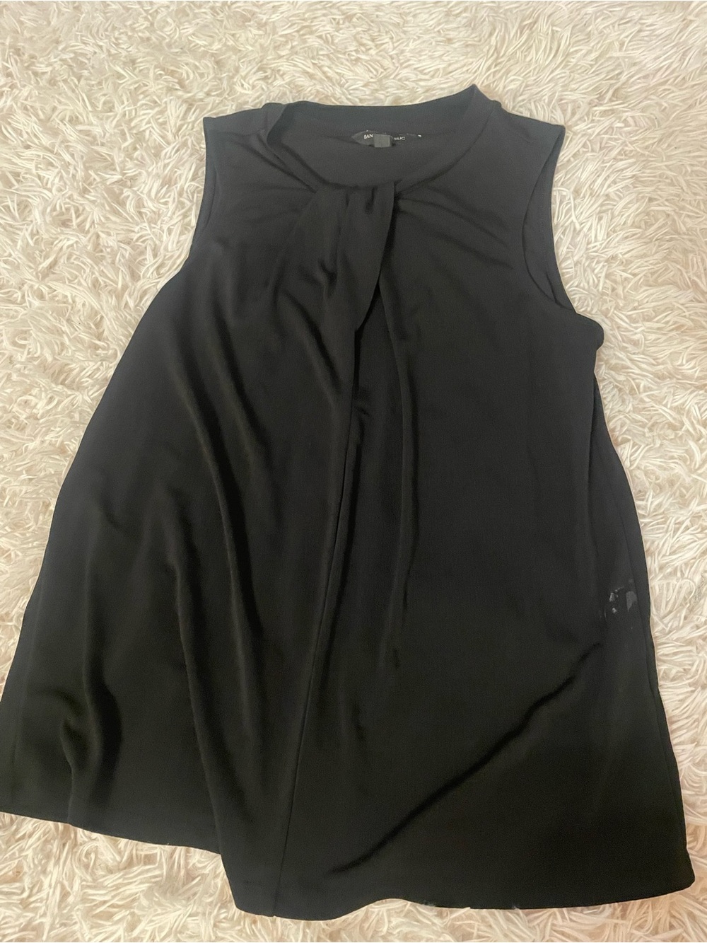 Banana Republic Black Sleeveless Pleat-Front Tank